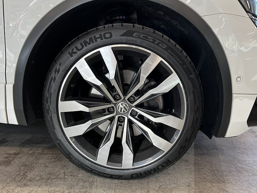 Bild 5 av Volkswagen Tiguan Allspace 7-sätes GT 2.0 TDI 190hk 4M R-line 7-sits Drag