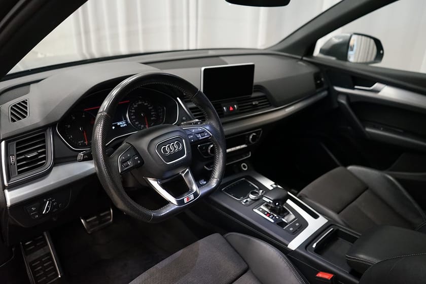 Bild 5 av Audi Q5 2.0 TDI quattro S Line Evolution Drag Värmare Carplay