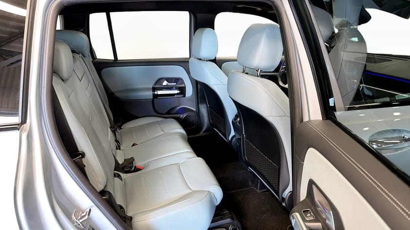 Bild 5 av Mercedes-Benz GLB 200 AMG Line 7-Sits Night Package Värmare Drag