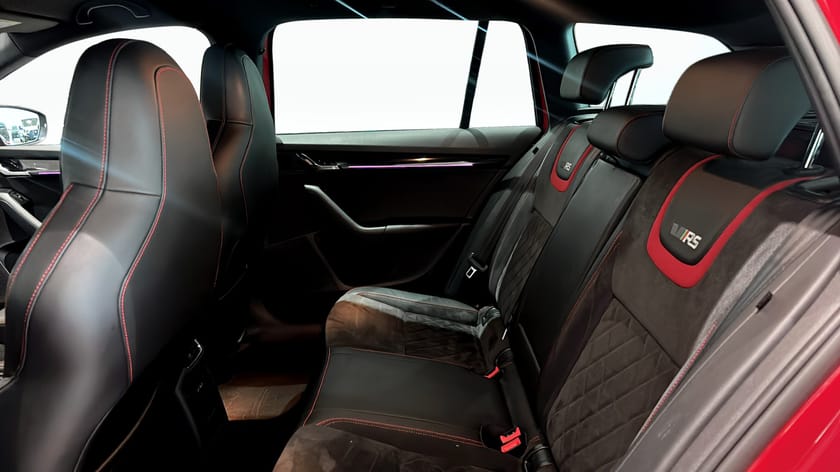 Bild 5 av Škoda Octavia Kombi RS 2.0 TSI 245HK DRAG VÄRMARE COCKPIT