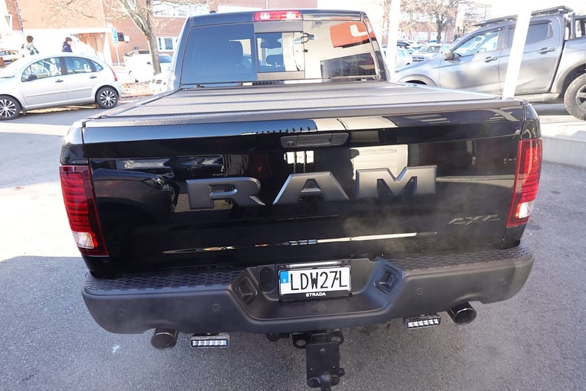 Bild 5 av RAM 1500 Crew Cab Dodge WARLOCK 5.7L V8 HEMI | LÅG SKATT | MOTORVÄRMARE