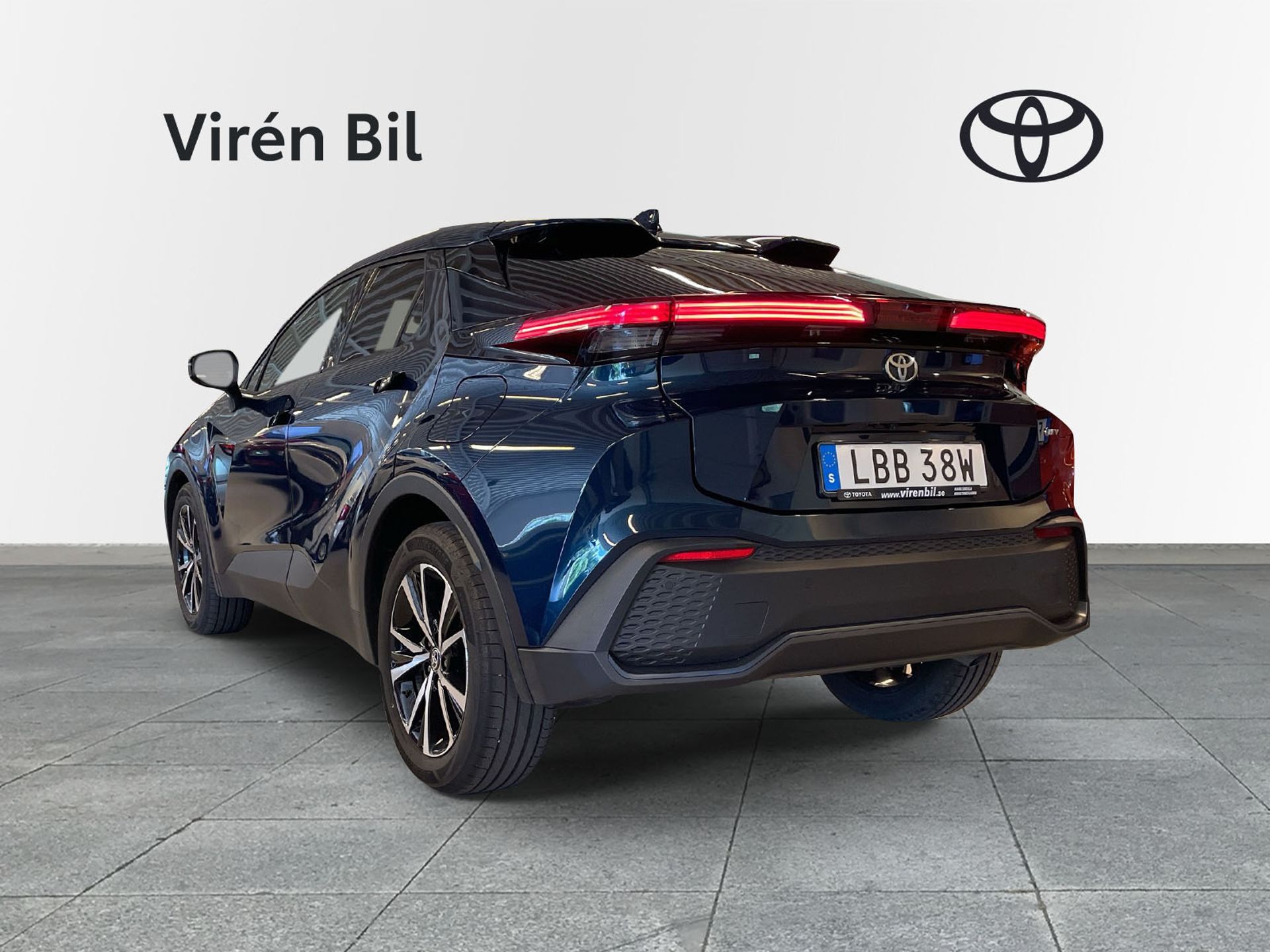 Toyota C-HR Hybrid 2025, bild 2/10