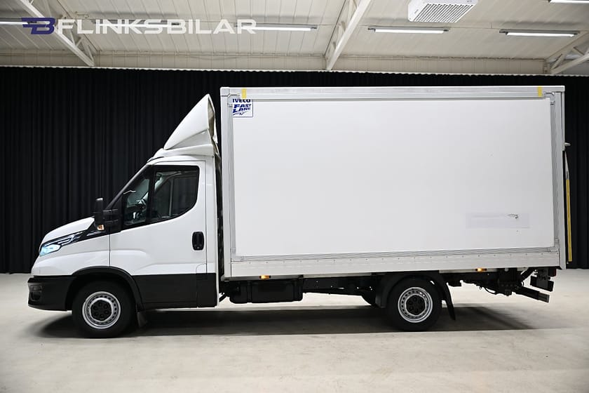 Bild 2 av Iveco Daily 35-160 Chassi Cab 156HK Automat|Volymskåp|BGLyft|Sidodörr|Lågmil|LED|Moms