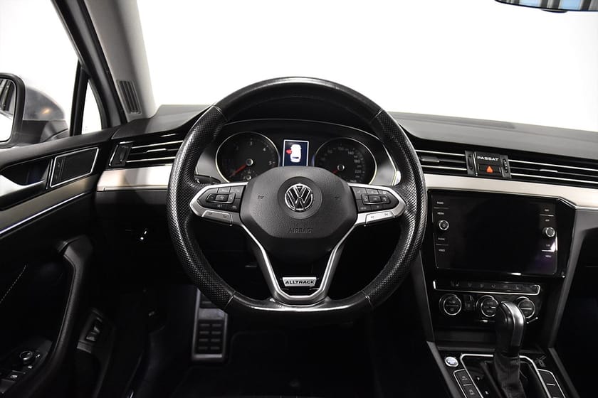 Bild 2 av Volkswagen Passat Alltrack 2.0 4M Executive Business P-värm Drag Moms SoV