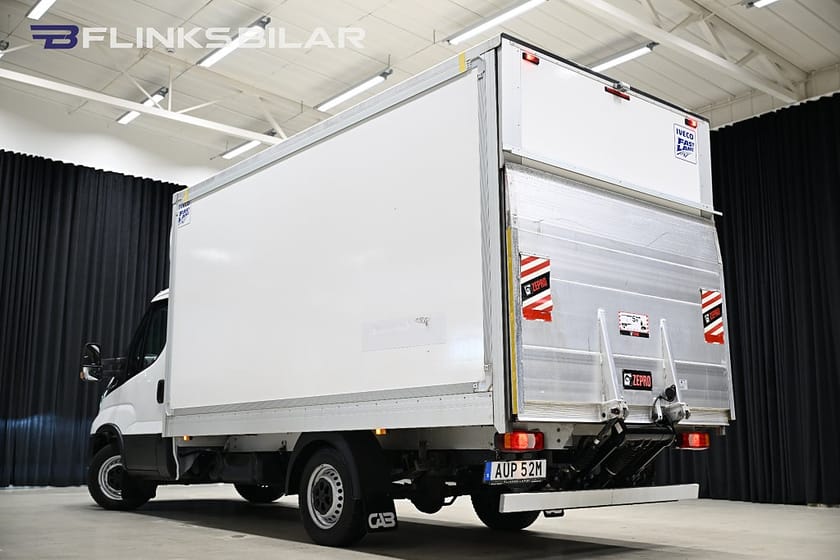 Bild 4 av Iveco Daily 35-160 Chassi Cab 156HK Automat|Volymskåp|BGLyft|Sidodörr|Lågmil|LED|Moms