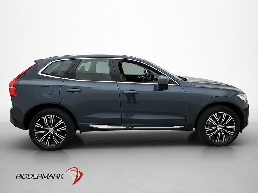 Bild 4 av Volvo XC60 B4 AWD Inscription Pano Drag Skinn Kamera Värmare