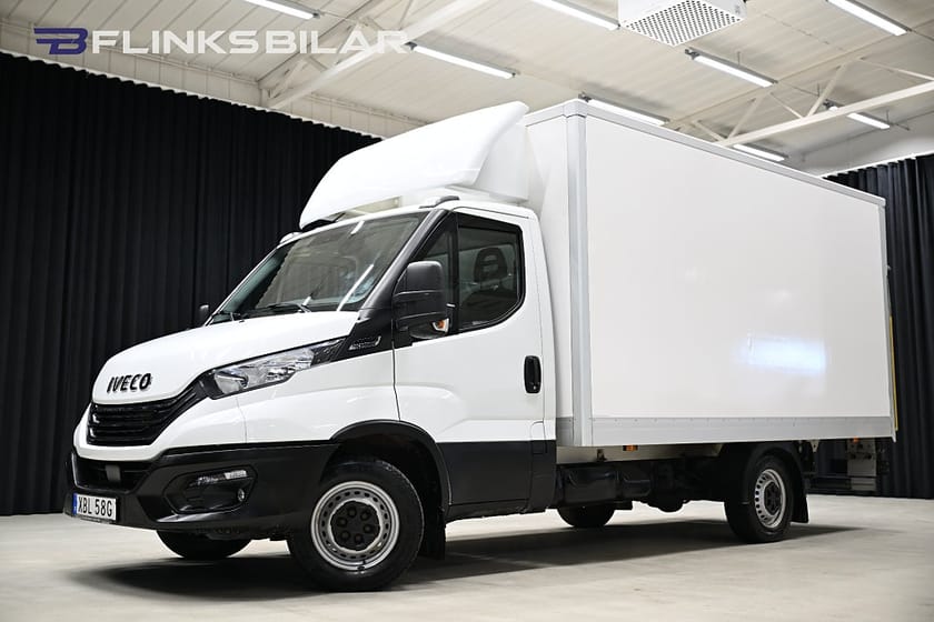 Bild 1 av Iveco Daily 35-140 Chassi Cab 136HK Automat|Volymskåp|BGLyft|Sidodörr|Backkamera|Moms