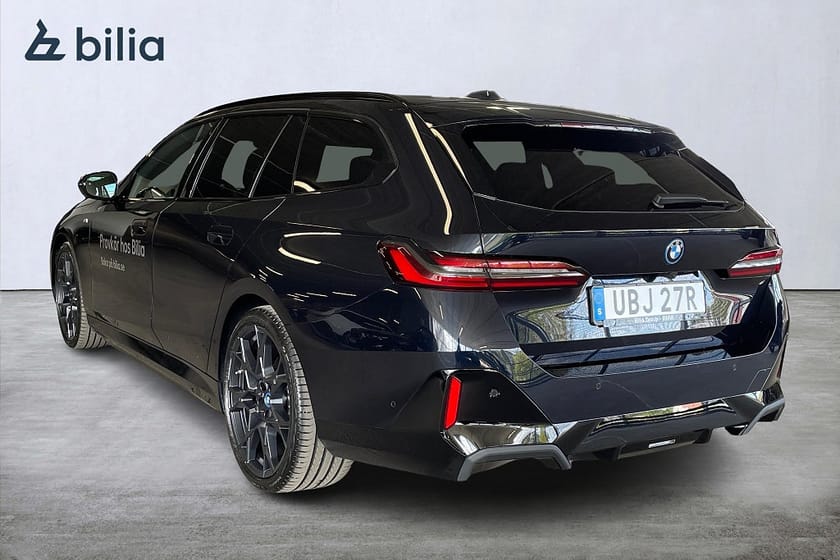 Bild 2 av BMW i5 xDrive40 Touring MSport Pro Pano H/K Drag Elstolar Demo