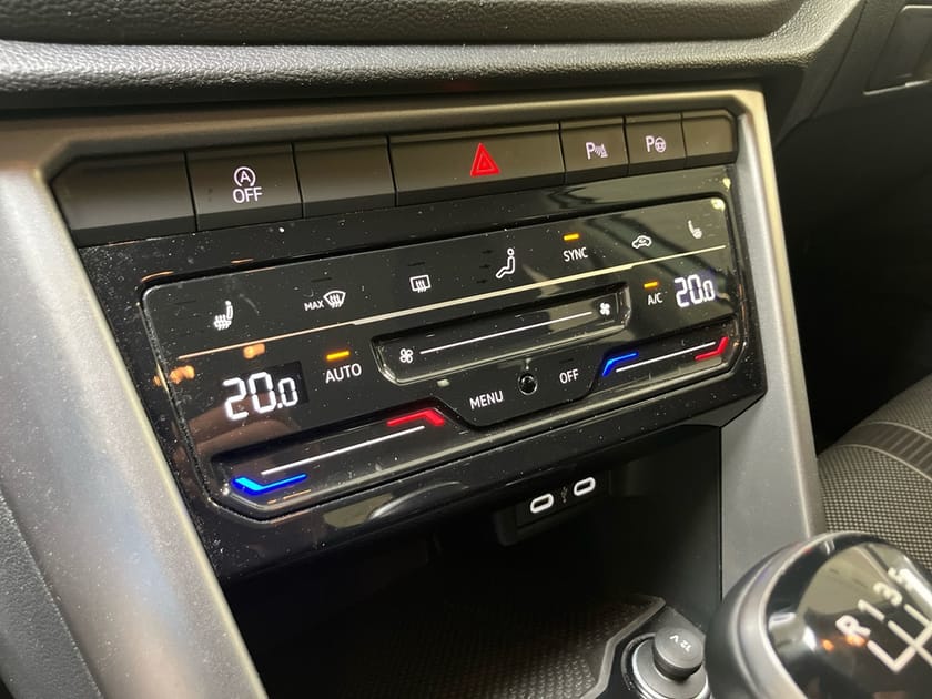 Bild 4 av Volkswagen T-Roc 1.0 TSI (110 HK) 6 VXL