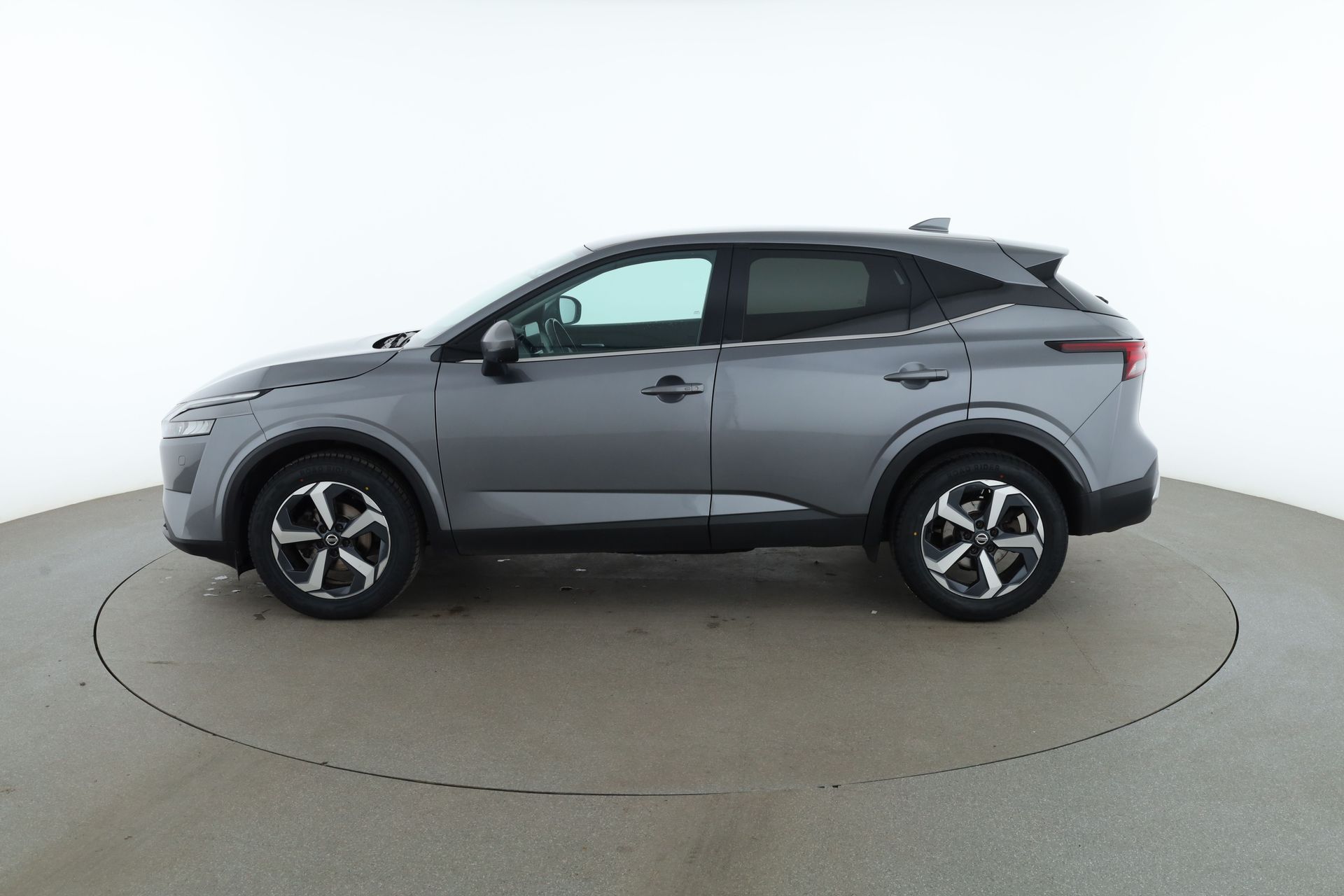 Nissan Qashqai 1.3 DIG-T 2022, kuva 2/46