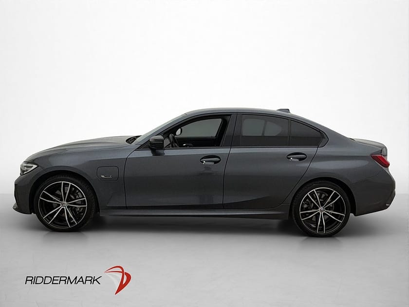 Bild 4 av BMW 330e xDrive Sedan M Sport Kamera H/K Navi Skinn CarPlay Elstol
