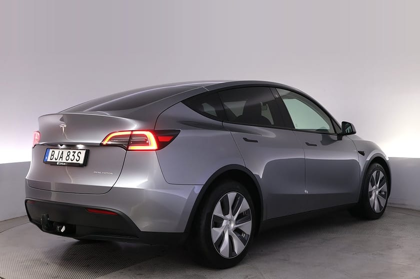 Bild 5 av Tesla Model Y Long Range AWD Uppgraderad Autopilot Pano Drag