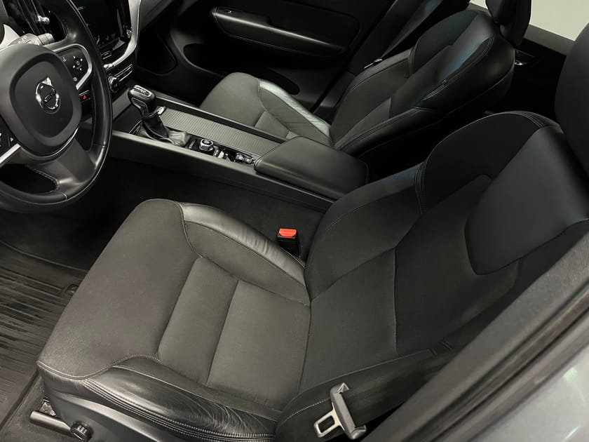 Bild 4 av Volvo XC60 D4 AWD Momentum Advanced SE
