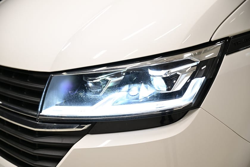 Bild 2 av Volkswagen Transporter DSG 150HK L2 Nedlackad|Dubbeldörr|LED|Inredd|Leasbar
