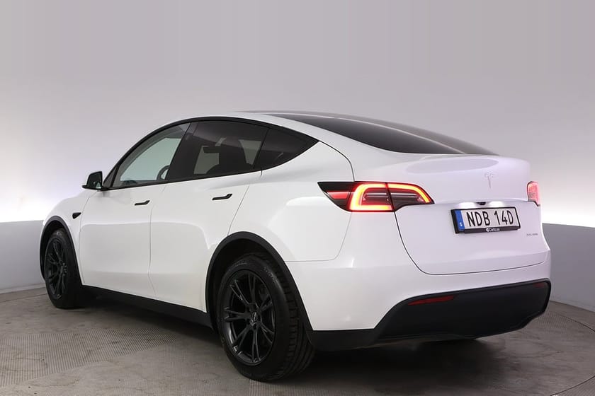 Bild 4 av Tesla Model Y Long Range AWD Autopilot Panorama