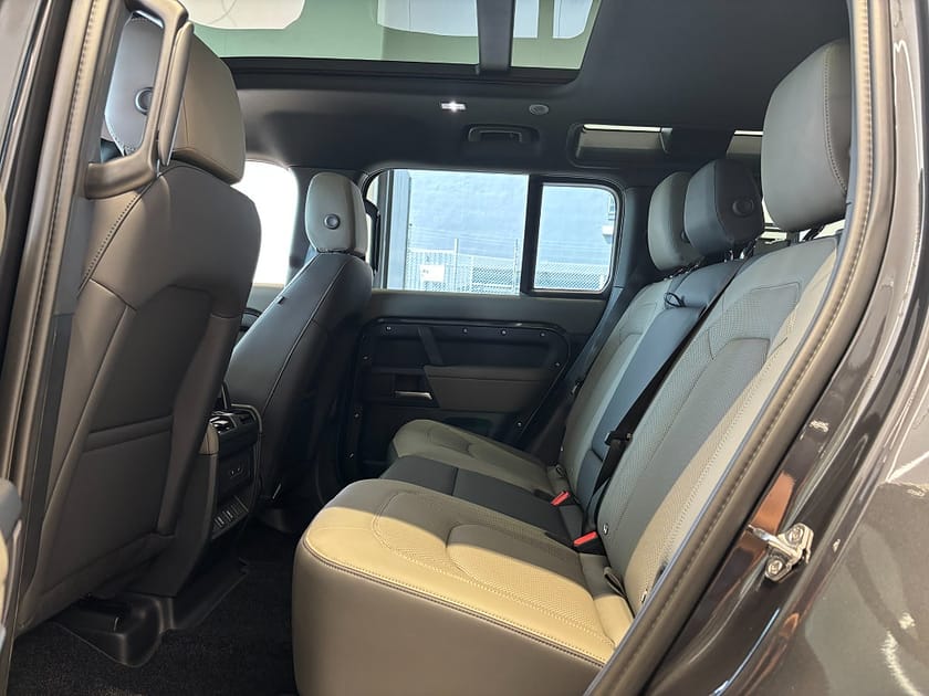 Bild 3 av Land Rover Defender P300e PHEV 110 X-Dynamic SE