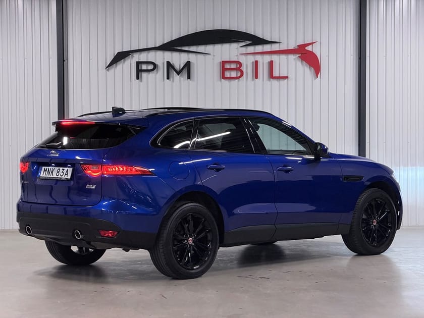 Bild 4 av Jaguar F-Pace 30d AWD 300hk Panorama Värmare Drag Läder S&V-Hjul