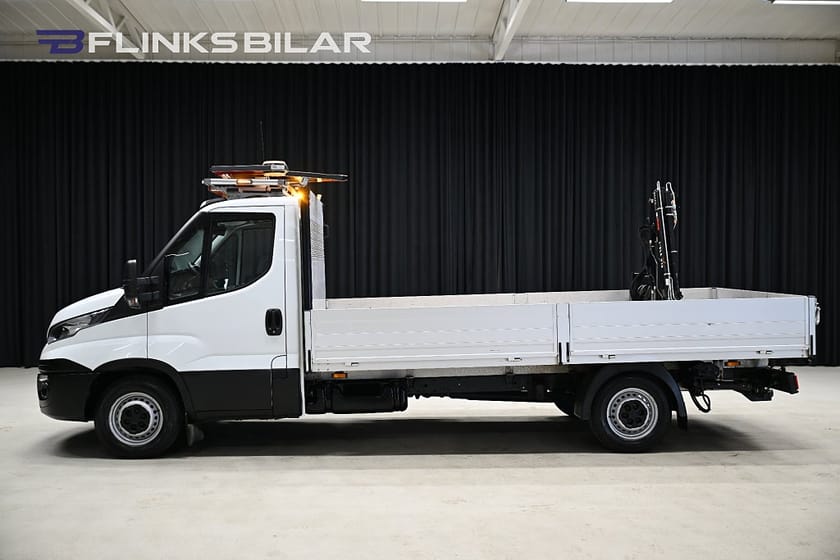 Bild 2 av Iveco Daily 35-160 Chassi Cab 156HK L4 Automat|Långflak|Kranbil|3.5ton-dragvikt|Moms
