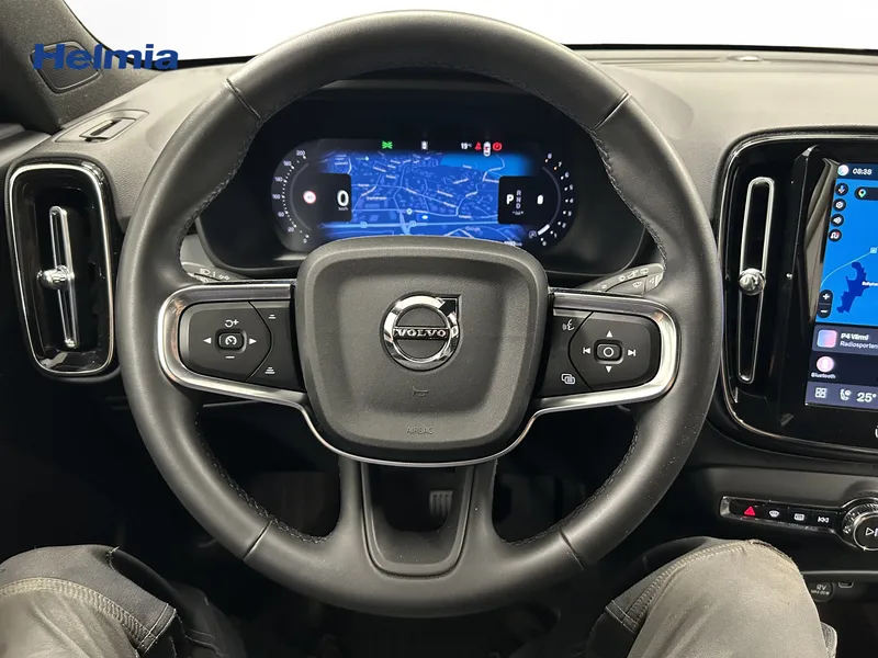 Bild 13 av 16 – Volvo XC40 B3 FWD Bensin Plus Dark