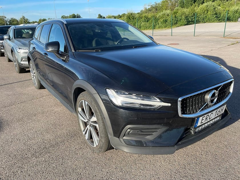 Bild 2 av Volvo V60 Cross Country B4 MILDHYBRID AWD 197HK 4x4 Advanced
