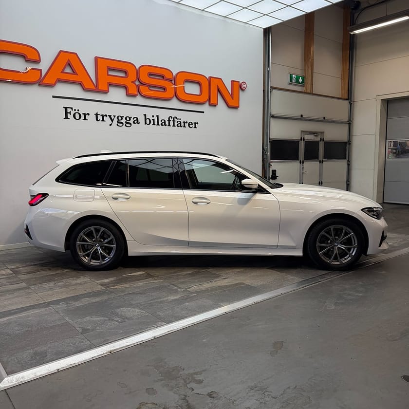 Bild 3 av BMW 320d xDrive Touring Sport line Carplay Navi Rattvärme Drag