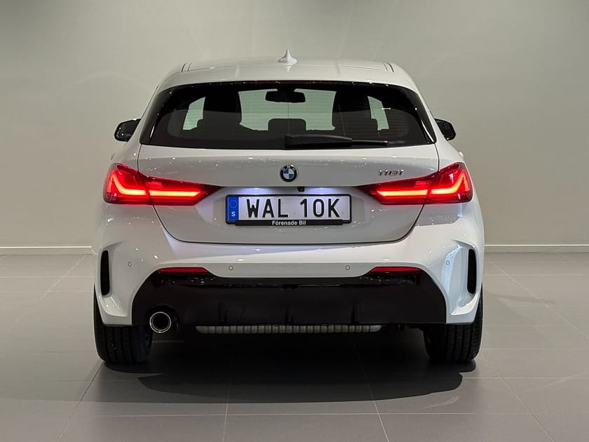Bild 4 av BMW 118i 118 M Sport Aut Adpt Farth ParkAssist Rattvärme LED 17"