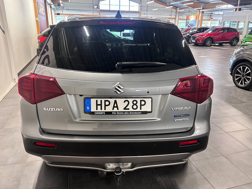 Bild 4 av Suzuki Vitara HEV CNG AllGrip Hybrid Inclusive, Drag, V-hjul, Nyservad