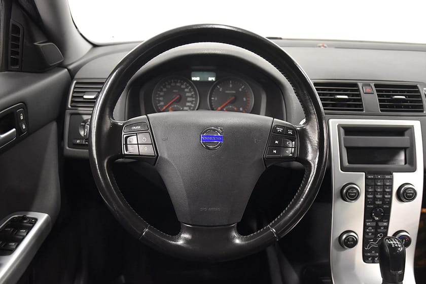 Bild 2 av Volvo S40 D2 Momentum D-värm 2-ägare Nyserv Kam-bytt