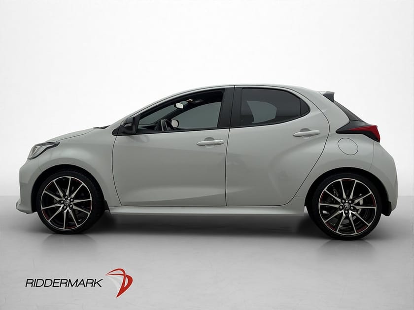 Bild 4 av Toyota Yaris Hybrid 116hk GR-Sport HuD Kamera Döda-vinkel