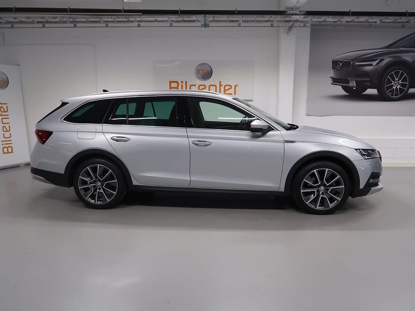 Bild 5 av Škoda Octavia Scout Skoda 2.0 TDI 4x4 V-Däck ingår Cockpit-Drag-Kamera-Värmare-Ca