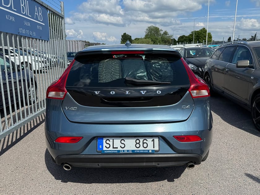 Bild 4 av Volvo V40 D4 177hk Momentum|KAMERA|SoV|NYSERV|