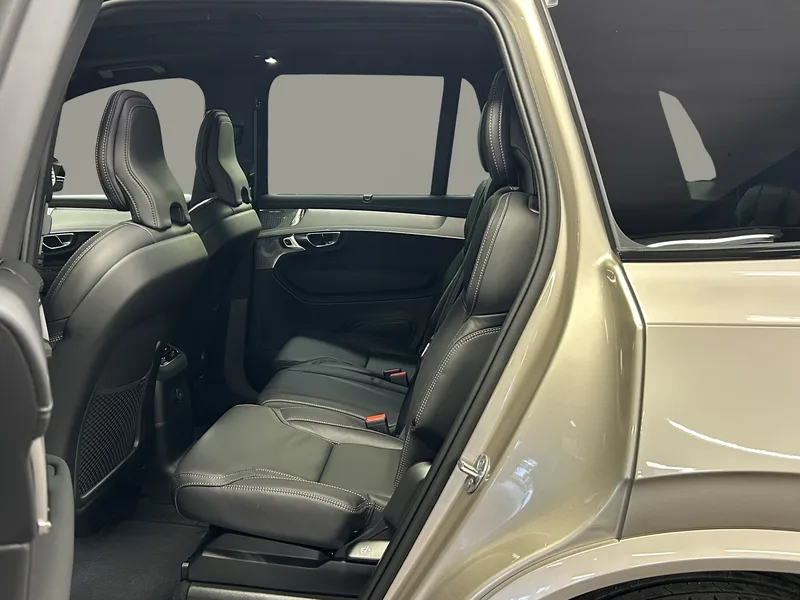 Bild 11 av 13 – Volvo XC90 T8 Ultra Dark