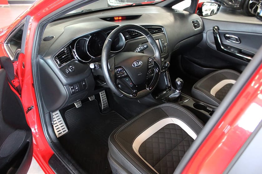 Bild 2 av Kia cee'd_sw 1.6 CRDi GT-Line B-Kamera V-Hjul