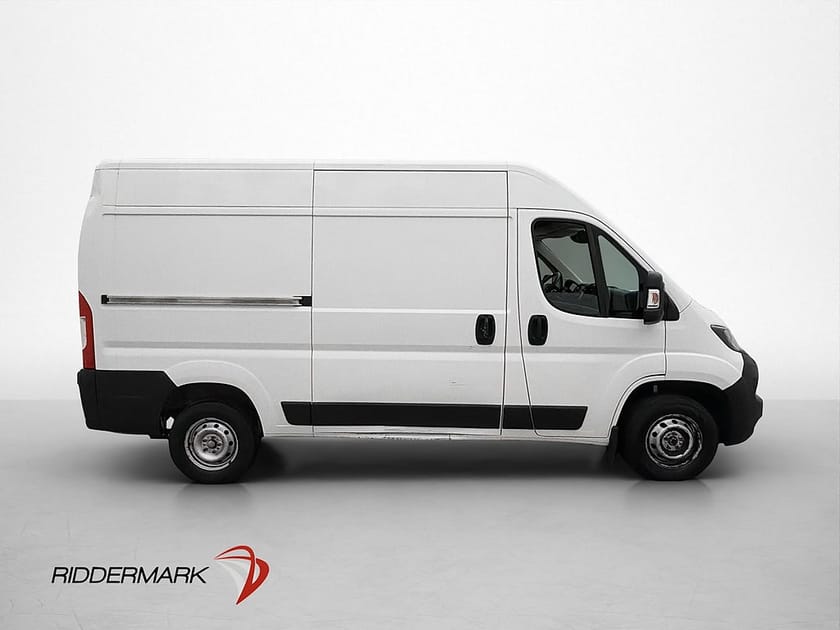 Bild 2 av Peugeot Boxer Van L2H2 140hk Ny-Kamrem Värmare Kamera 3-Sit MOMS