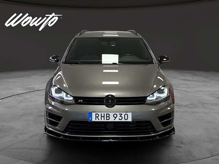 Bild 2 av Volkswagen Golf Sportscombi R SC 2.0 TSI 4M 370HK /Dynaudio  /B-Kamera