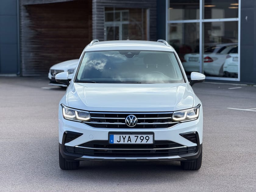 Bild 3 av Volkswagen Tiguan eHybrid 1.4 TSI Drag 360 Kamera Navi Moms