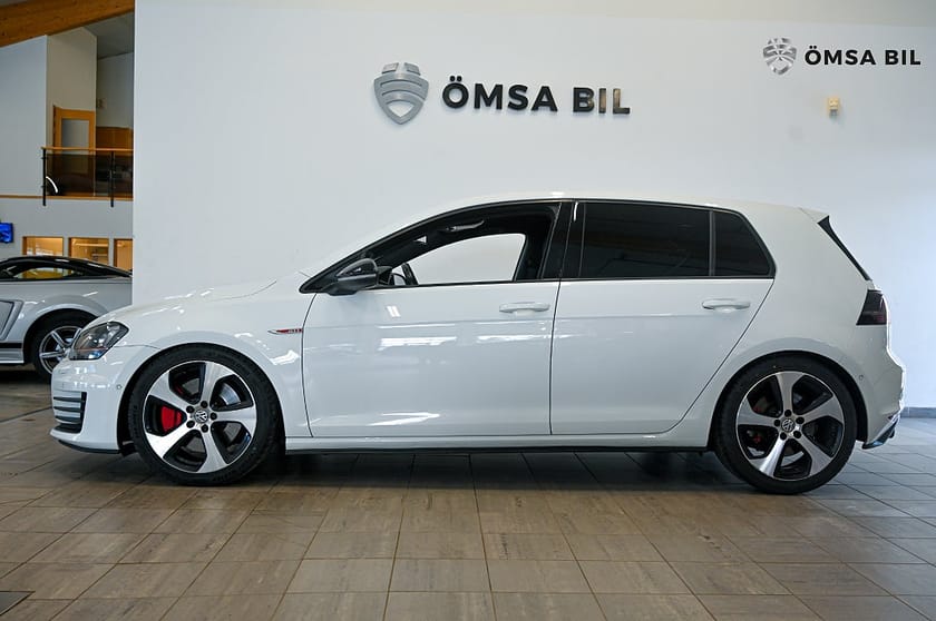 Bild 5 av Volkswagen Golf  GTI Performance 5-door 2.0 TSI BMT Nybesiktad