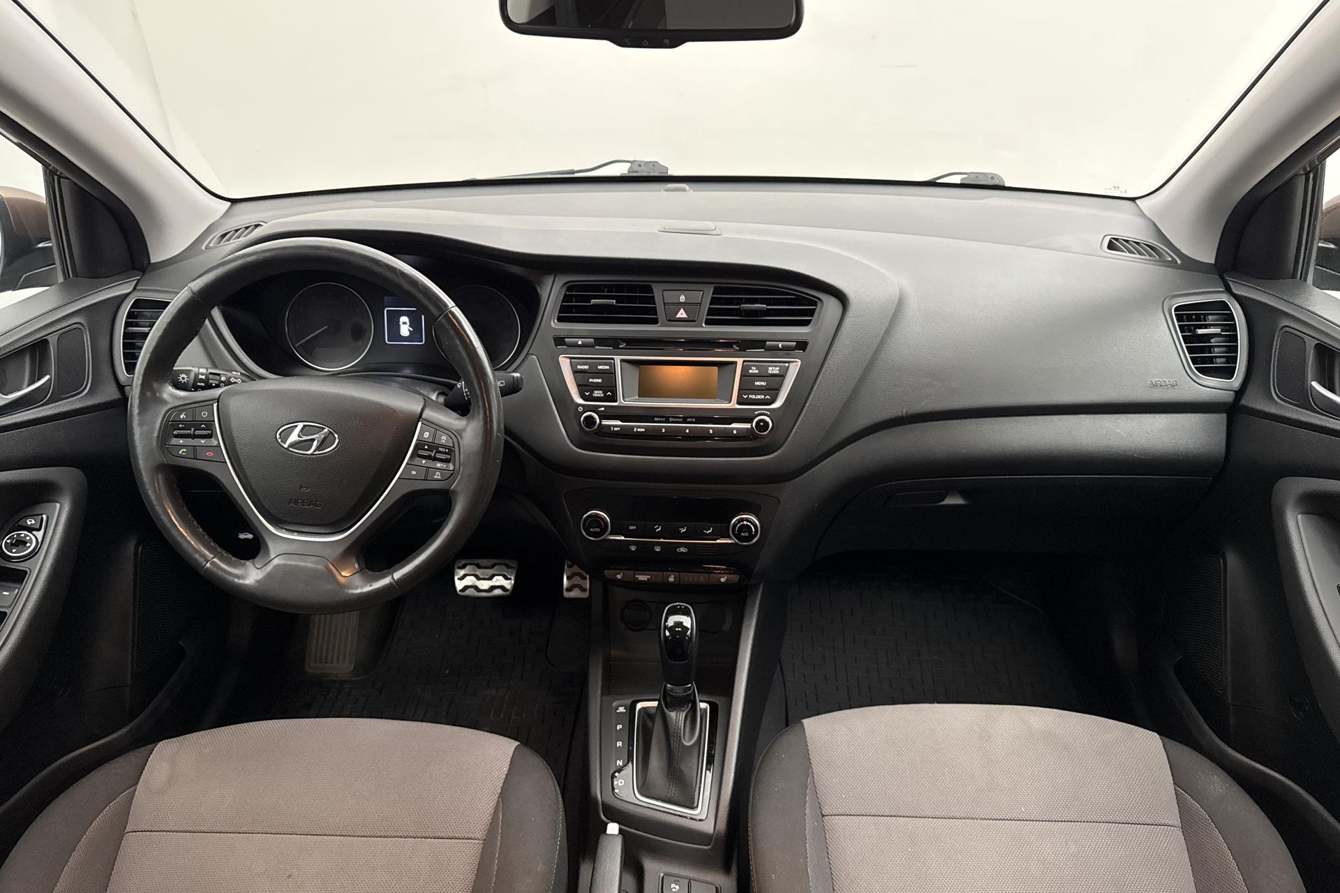 Hyundai i20 1.4 2017, bild 7/10