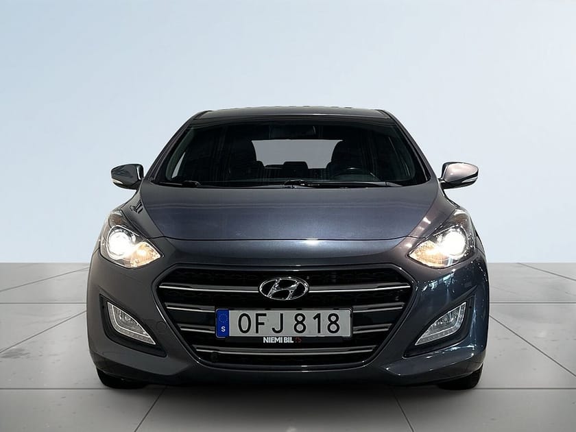 Bild 2 av Hyundai i30 5-dörrar 1.6 CRDi Premium Rattvärme Mvärm Psens SoV