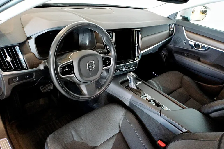 Volvo V90 Cross Country