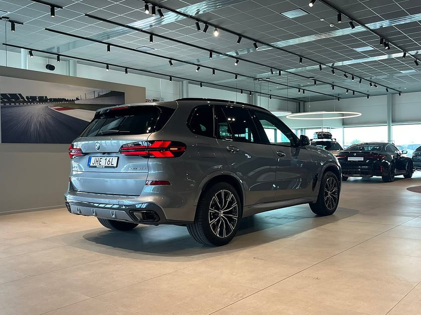 Bild 4 av BMW X5 xDrive30d M Sport Pro Soft Close Iconic Glow Dragkrok