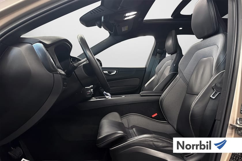 Bild 5 av Volvo XC60 Recharge T8 AWD Geartronic PLUS-DARK DRAG VÄRMARE