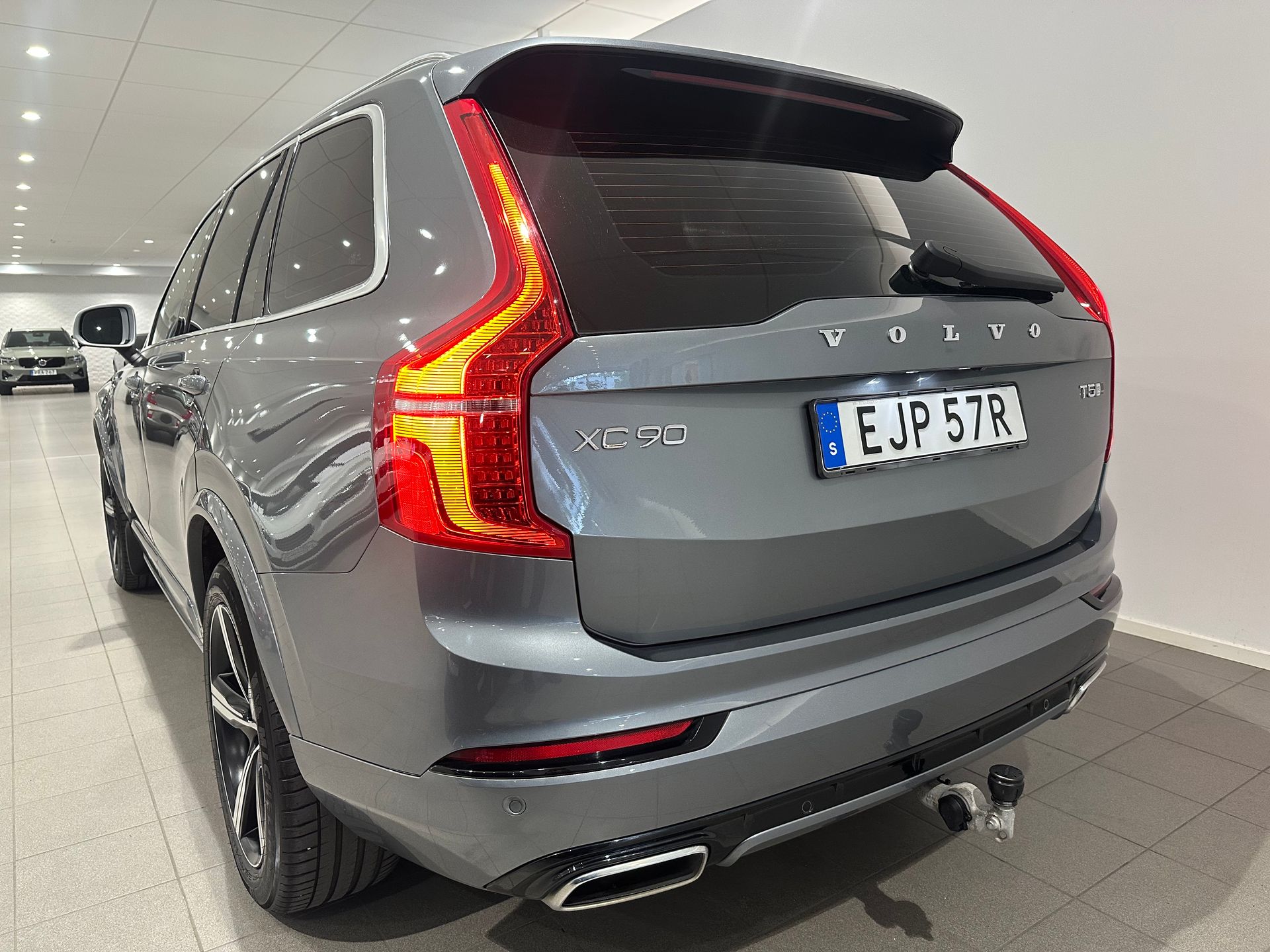 Volvo XC90 T5 AWD R-Design 7-säten 2019, photo 6/10