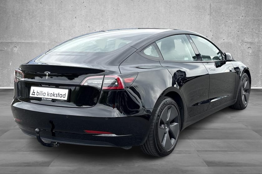 Bilde 2 av Tesla Model 3 Standard Range Plus Premium/Skinn/Autopilot/Krok/R-Kamera/S+V