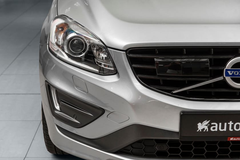 Bilde 2 av Volvo XC60 D4 190hk R-Design | H&K | Kamera | Krok | Lam.ruter