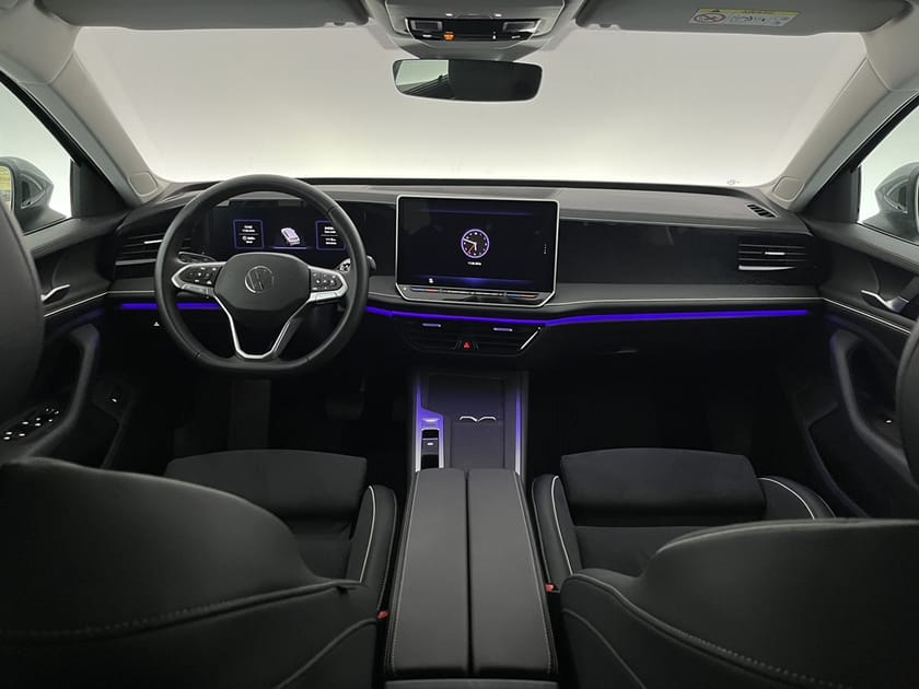Bild 5 av Volkswagen Passat Sportscombi eTSI DSG Keyless El-lucka Kamera Värm EDITION