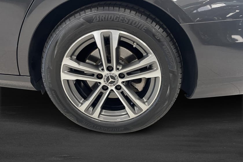 Bild 5 av Mercedes-Benz E 220 T d 9G-Tronic Avantgarde V-hjul