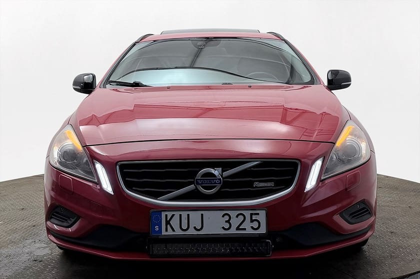 Bild 2 av Volvo V60 D4 AWD R-Design Drag Läder Taklucka Keyless Värmare 163hk