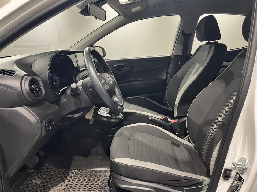 Bild 3 av Hyundai i10 I10, 1.0 Amt, Essential Rattvärme Handsfree Automat 2023