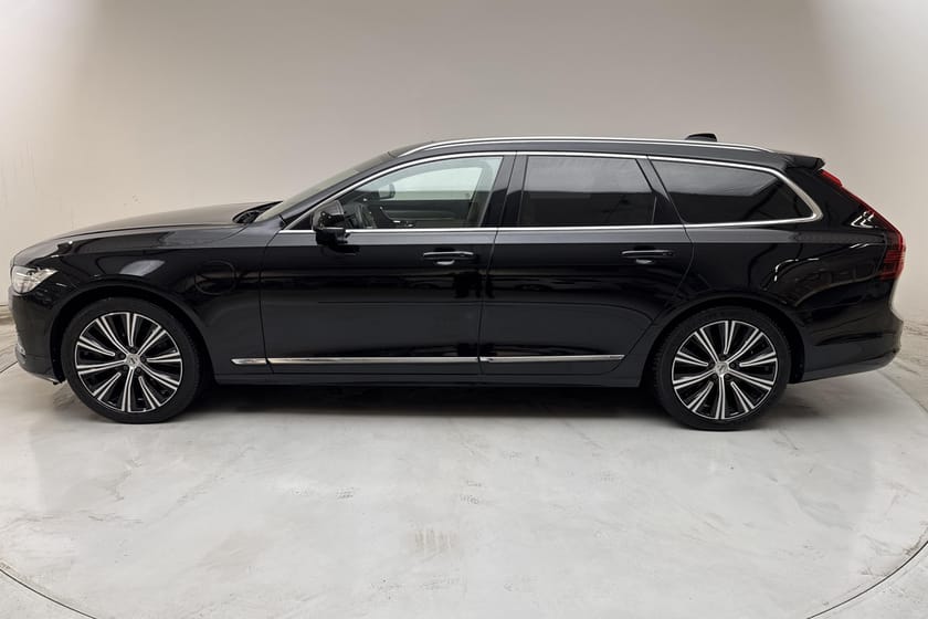 Bild 2 av Volvo V90 T6 AWD Recharge 350hk Ultimate Bright H/K Pano
